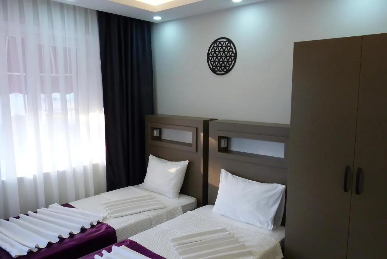 Konyaalti Hotel Анталья