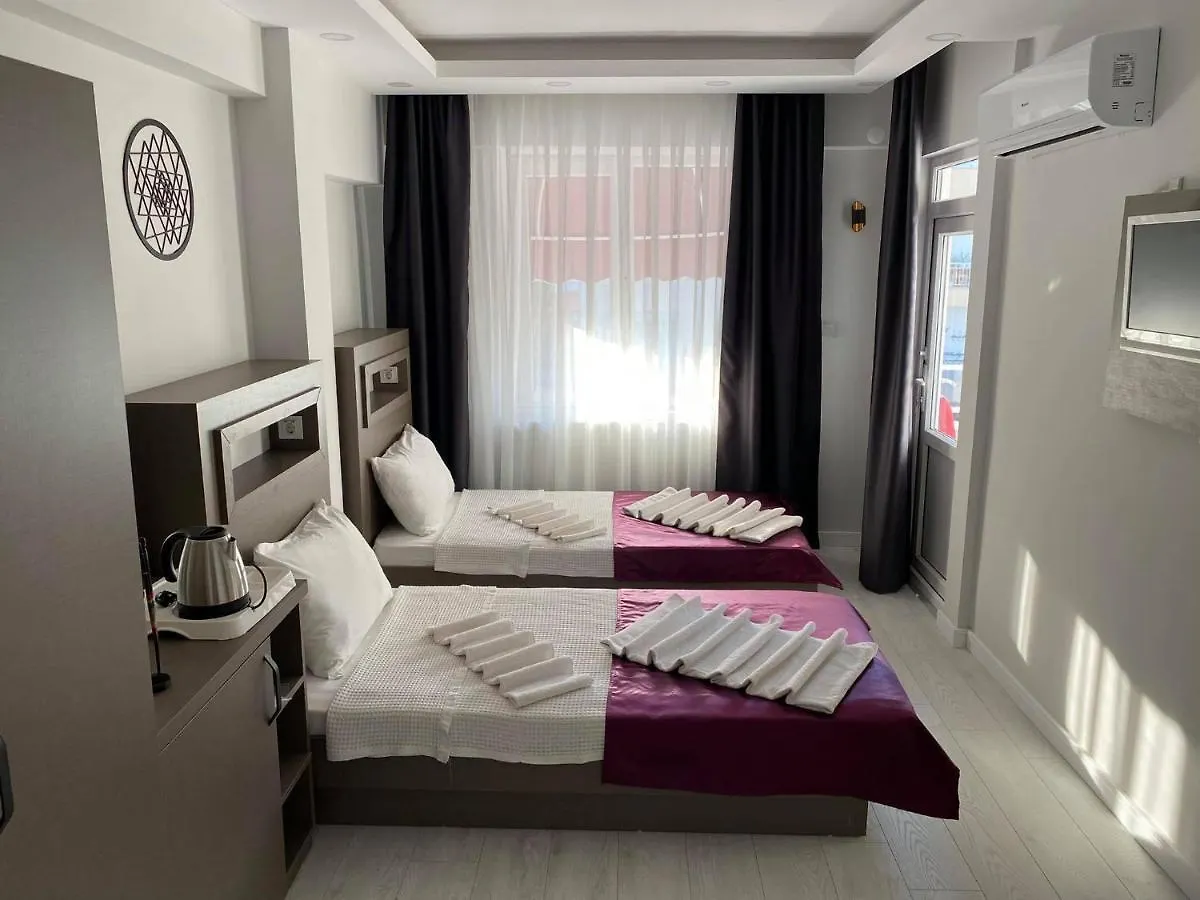 Konyaalti Hotel Анталья